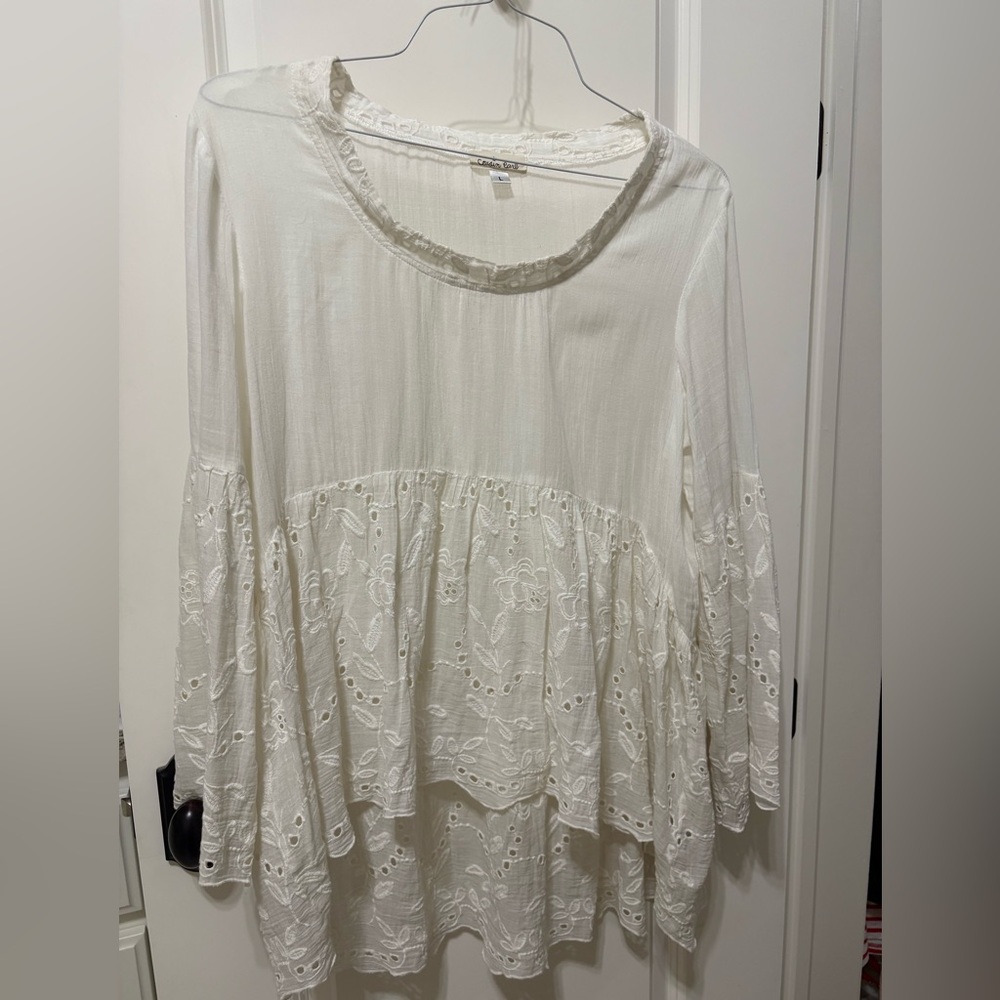 Cousin Earl eyelet tunic